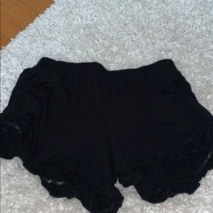 Ruffle shorts